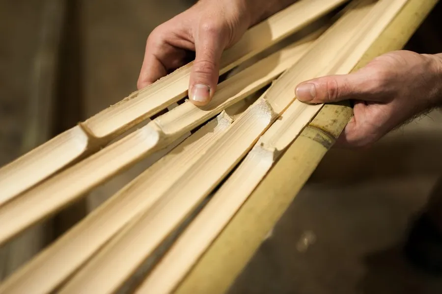 Initiez-vous à l'artisanat en lamelle de bambou avec Jean-Baptiste - Image n°1 - Wecandoo