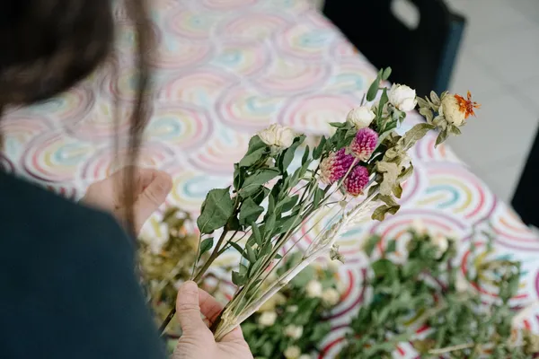 Composez votre création unique de fleurs séchées avec Evelyne - Image n°2 - Wecandoo