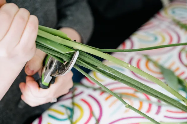 Composez votre création unique à base de fleurs avec Evelyne - Image n°2 - Wecandoo