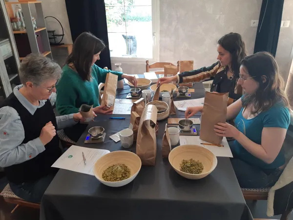 Composez votre tisane à base de plantes avec Jennifer - Image n°3 - Wecandoo