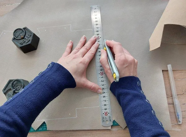 Réalisez votre sac en cuir personnalisé avec Laëtitia - Image n°5 - Wecandoo