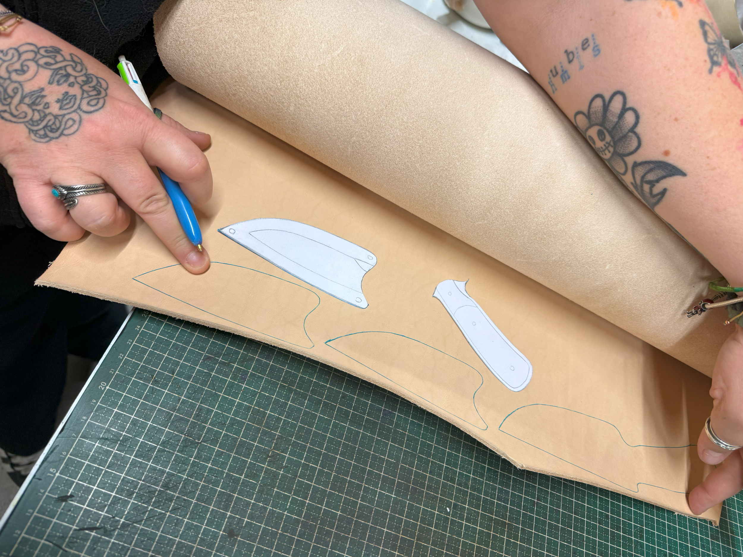 Wecandoo - Réalisez un étui en cuir pour votre couteau avec Julien - Image n°5