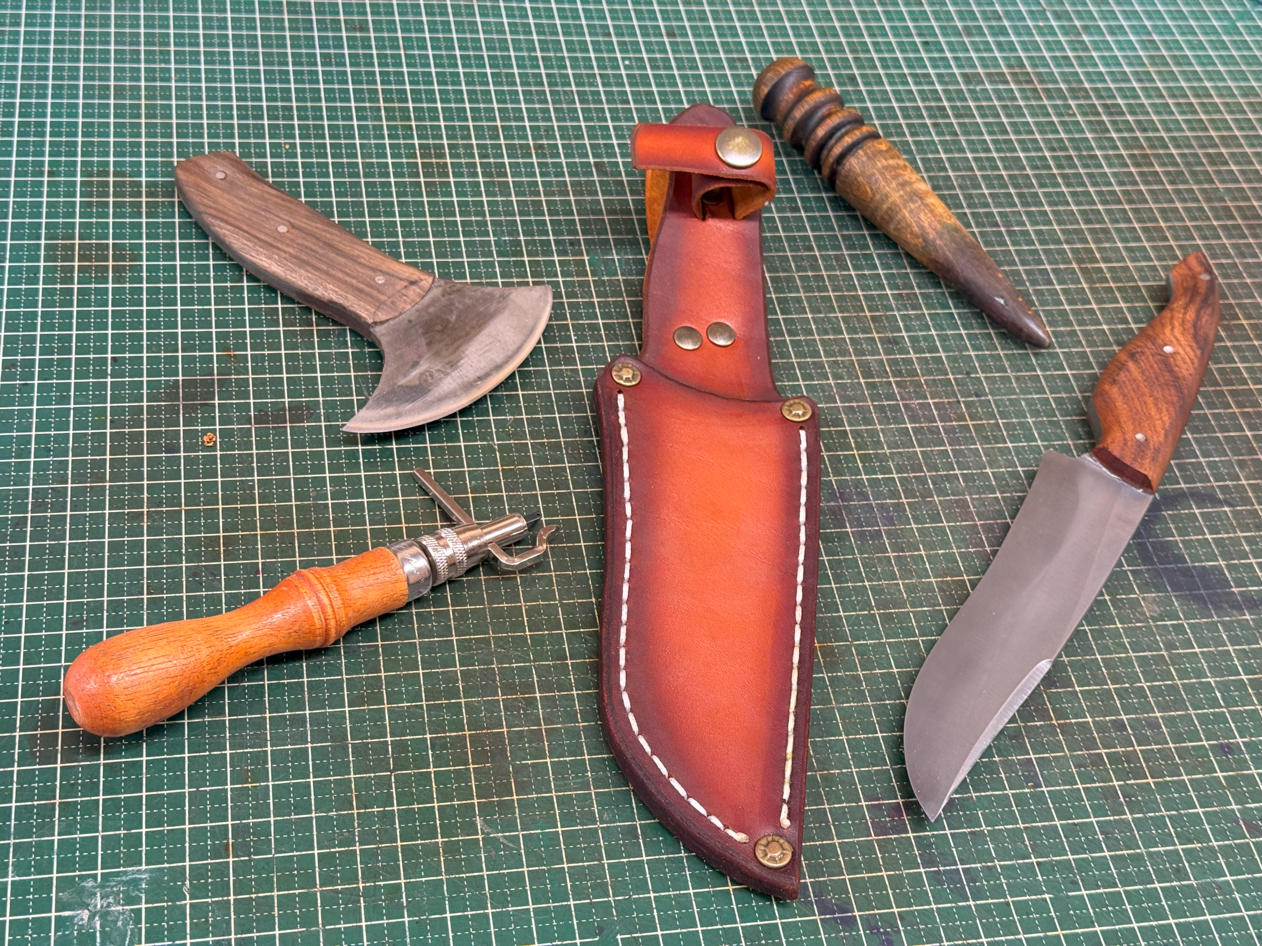 Wecandoo - Réalisez un étui en cuir pour votre couteau avec Julien - Image n°1