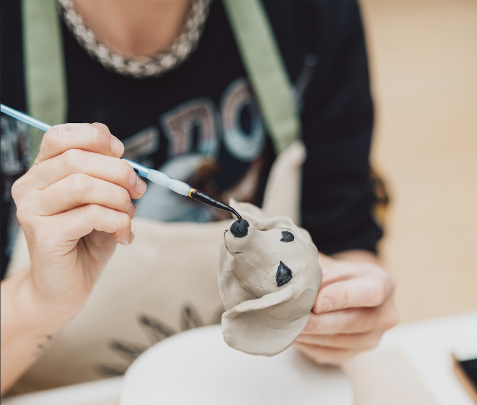 Découvrez le modelage avec votre enfant