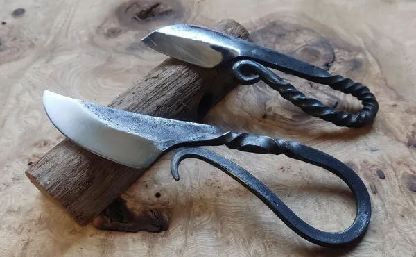 Forgez votre couteau médiéval sur une journée avec Laurent - Afbeelding nr. 1 - Wecandoo