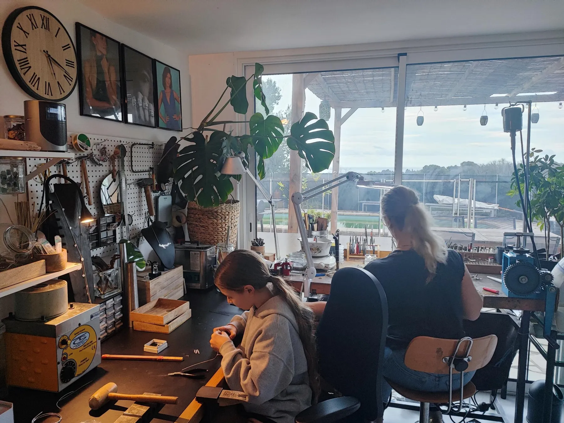 Imaginez et réalisez vos bagues en duo avec votre enfant accompagnés par Océane - Image n°2 - Wecandoo