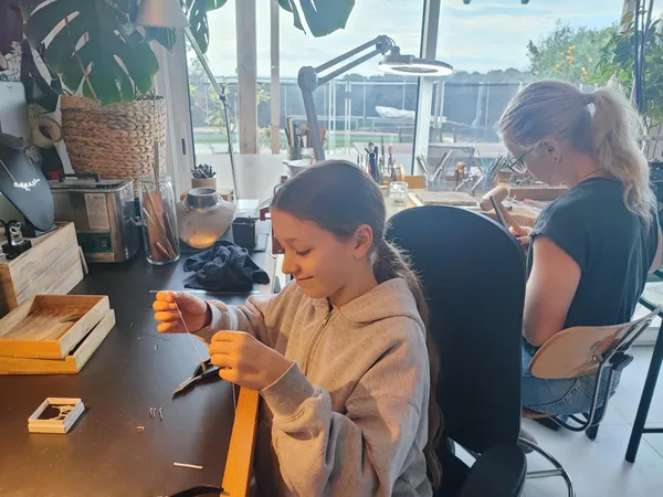 Imaginez et réalisez vos bagues en duo avec votre enfant accompagnés par Océane - Image n°3 - Wecandoo