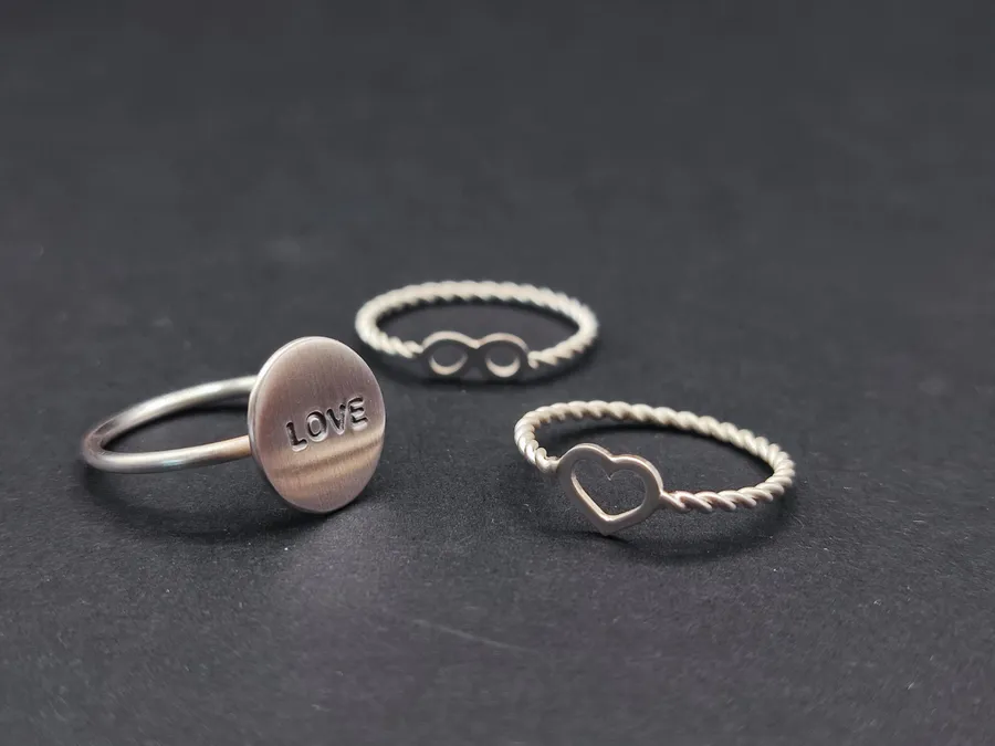 Imaginez et réalisez vos bagues en duo avec votre enfant accompagnés par Océane - Image n°1 - Wecandoo