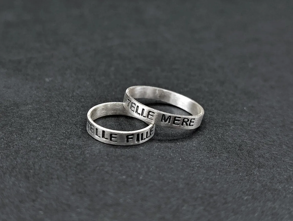 Réalisez vos bagues personnalisées en duo