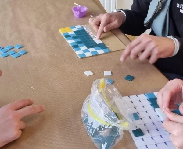 Créez votre Space Invader en duo avec votre enfant, accompagnés par Nadine et François - Afbeelding nr. 2 - Wecandoo