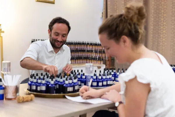 Composez votre parfum unique de 15 ml avec Patrice et ses équipes - Image n°3 - Wecandoo