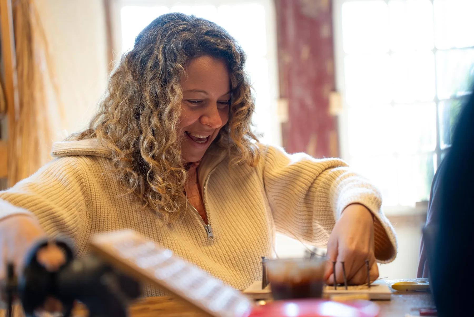 Découvrez le cannage en duo avec votre enfant - Image n°2 - Wecandoo