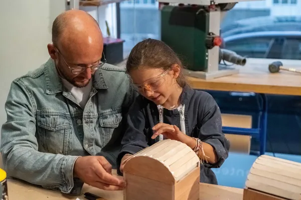 Fabriquez votre nichoir à oiseaux en famille avec Nadine et François - Image n°4 - Wecandoo