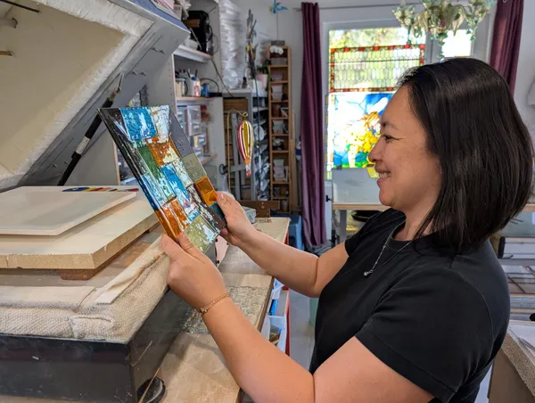 Réalisez votre plat en verre au fusing avec Brigitte - Image n°4 - Wecandoo