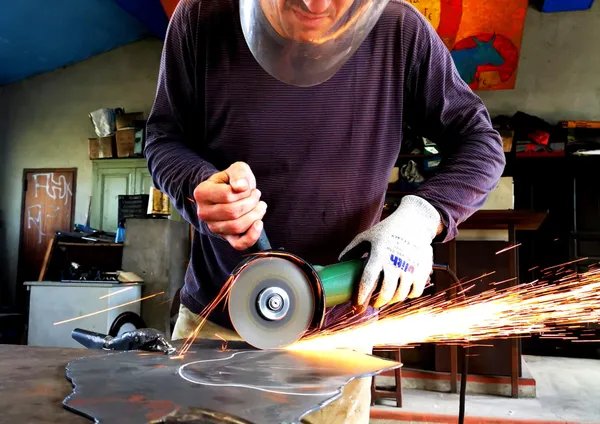 Réalisez votre girouette de jardin avec Julien - Image n°2 - Wecandoo