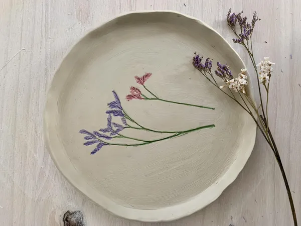 Découvrez le modelage et les impressions végétales avec Audrey - Image n°5 - Wecandoo