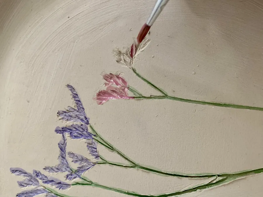 Découvrez le modelage et les impressions végétales avec Audrey - Image n°1 - Wecandoo