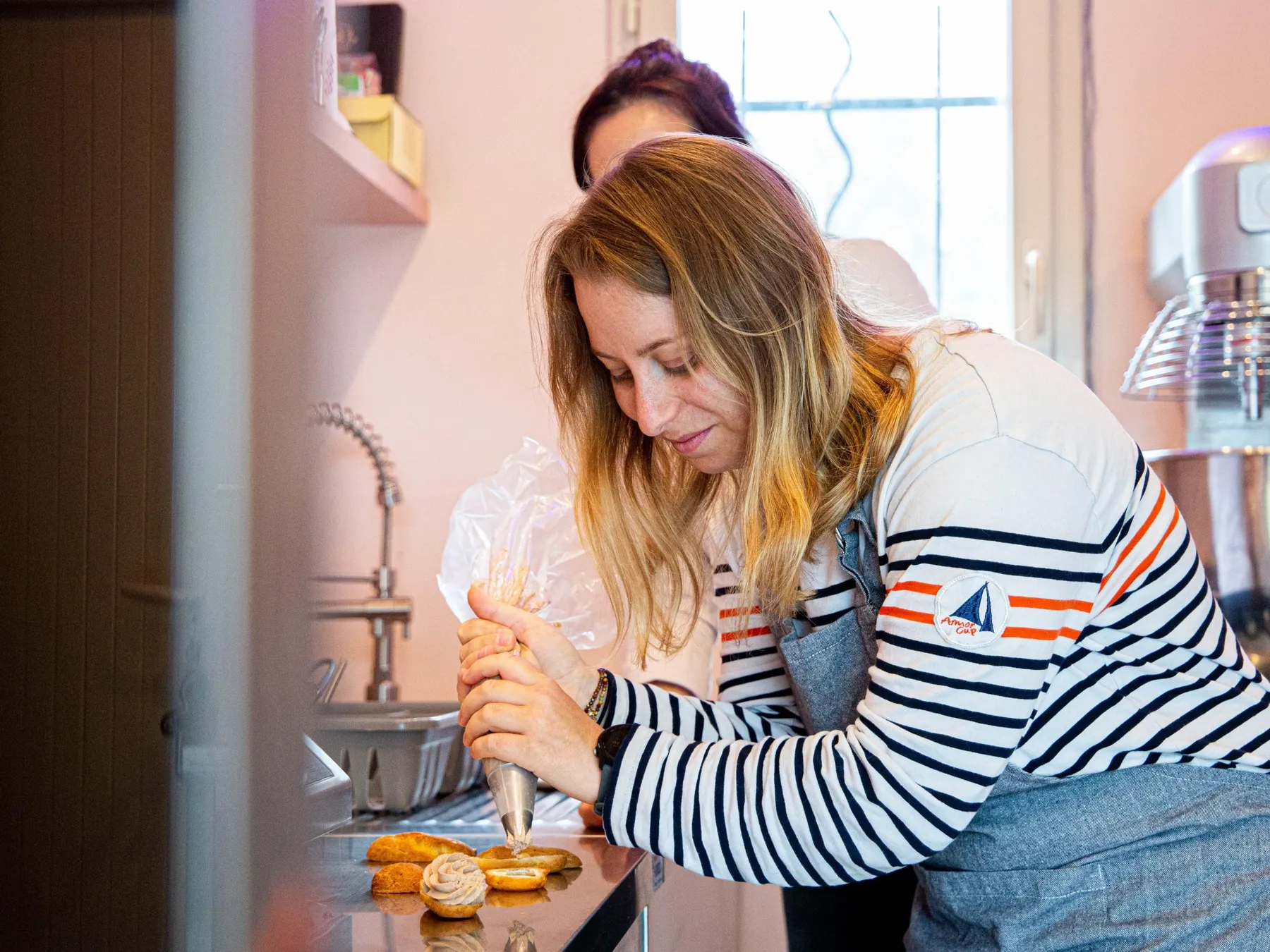 Réalisez 4 recettes de mignardises pâtissières en duo avec Salomé - Image n°3 - Wecandoo