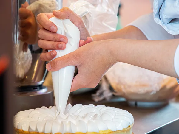 Initiez-vous aux classiques de la pâtisserie française avec Salomé - Image n°2 - Wecandoo
