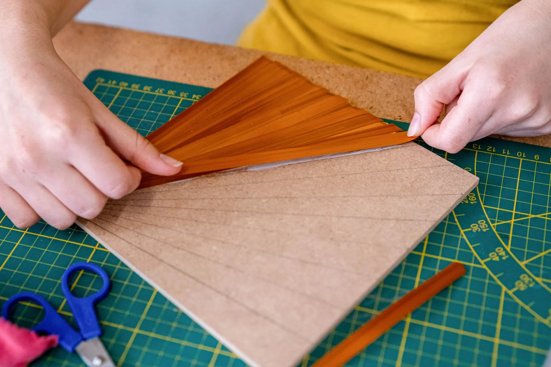 Fabriquez votre tableau en marqueterie de paille avec Mary - Image n°2 - Wecandoo