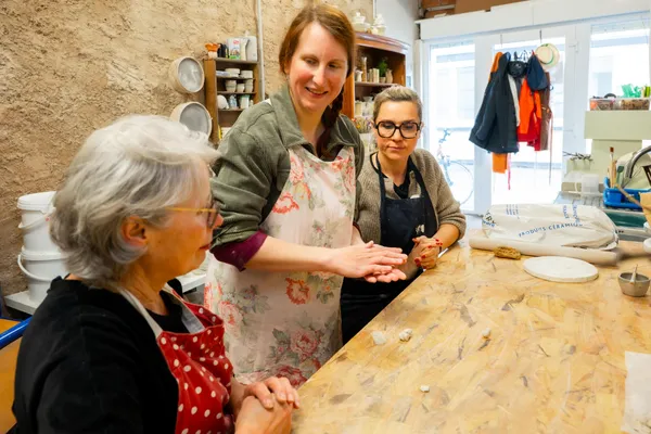 Modelez votre broche en porcelaine avec Stéphanie - Image n°5 - Wecandoo