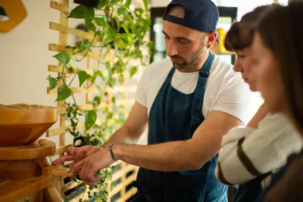 Réalisez votre pizza du blé à l'assiette avec Etienne - Afbeelding nr. 5 - Wecandoo