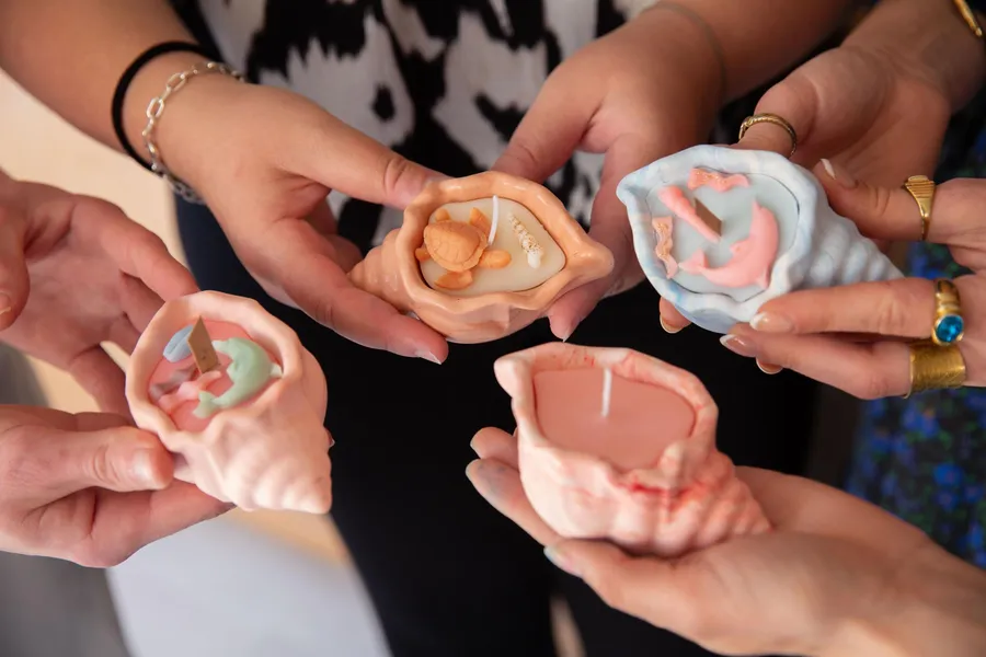 Réalisez votre bougie coquillage en jesmonite avec Laura - Image n°1 - Wecandoo