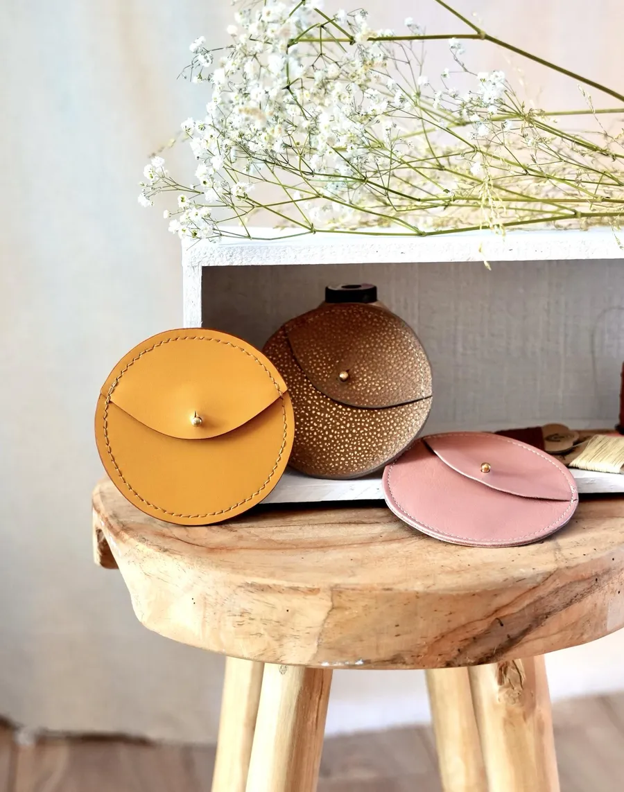 Initiez-vous à la couture du cuir à la machine à coudre avec Clémence - Image n°1 - Wecandoo