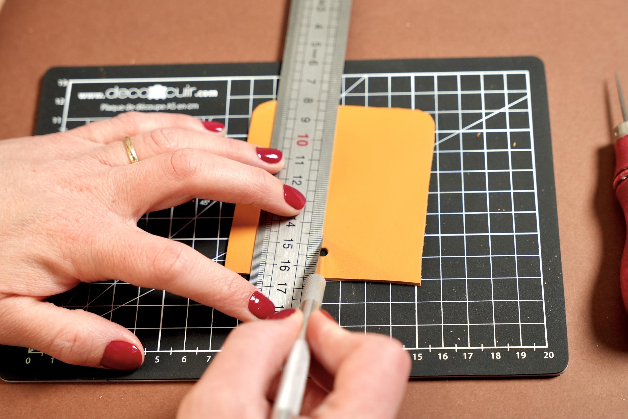 Wecandoo - Initiez-vous à la couture du cuir à la machine à coudre avec Clémence - Image n°2