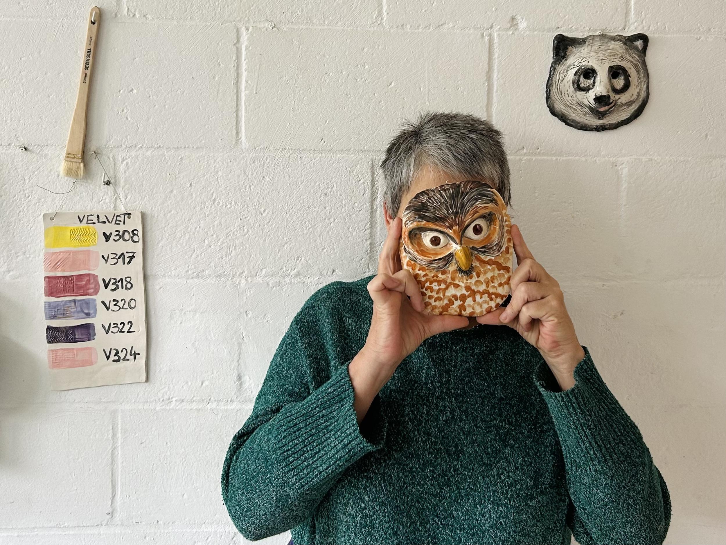 Wecandoo - Décorez votre masque animalier en céramique avec Tania - Image n°3