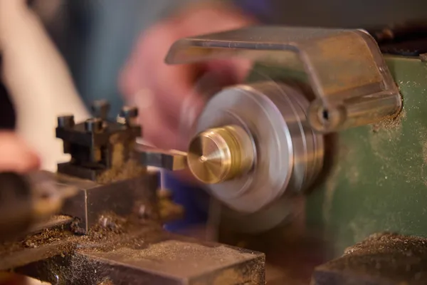 Créez votre bijou en laiton avec Valentine - Image n°3 - Wecandoo