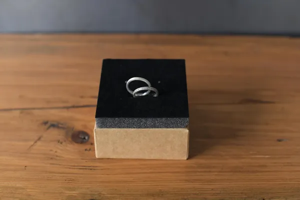 Wecandoo - Réalisez votre bague en argent en forge à froid