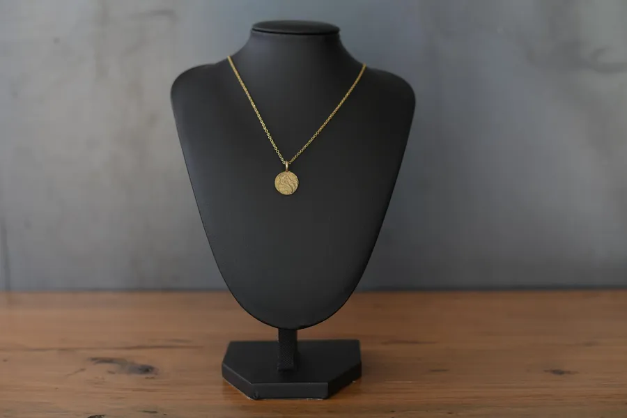 Réalisez votre pendentif en laiton avec Alexis - Image n°1 - Wecandoo