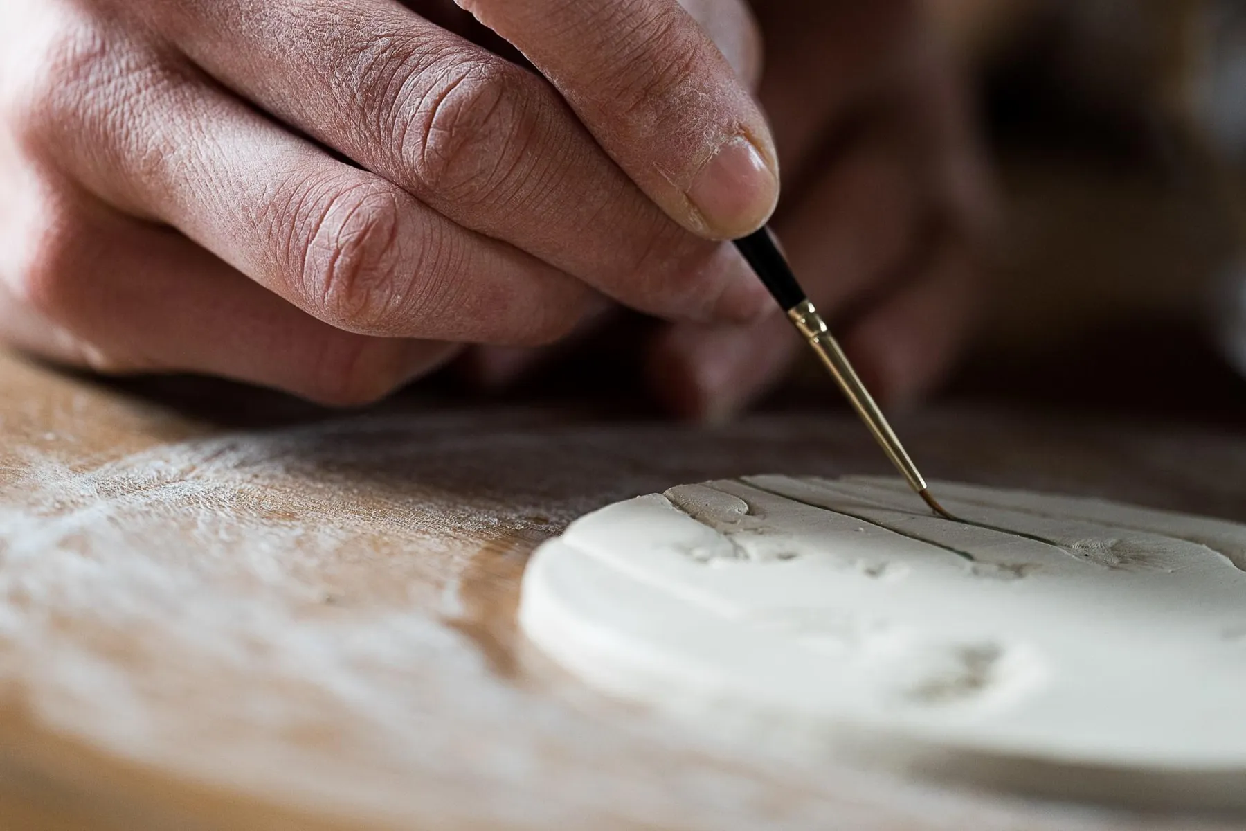 Modelez votre assiette personnalisée avec une empreinte végétale colorée - Image n°5 - Wecandoo