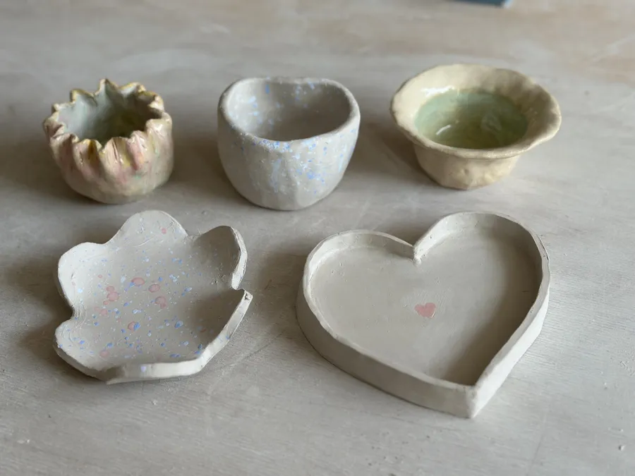 Initiez-vous au modelage et au décor sur céramique avec Clémentine - Image n°1 - Wecandoo