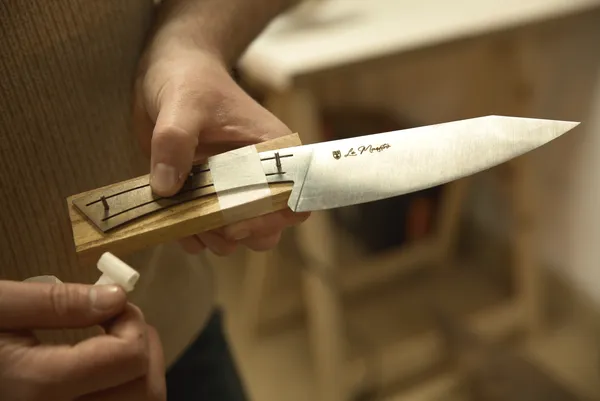 Assemblez votre couteau de chef avec Manuel - Afbeelding nr. 4 - Wecandoo