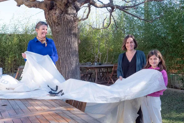 Créez votre housse de coussin en voile de bateau avec Olivia - Image n°3 - Wecandoo