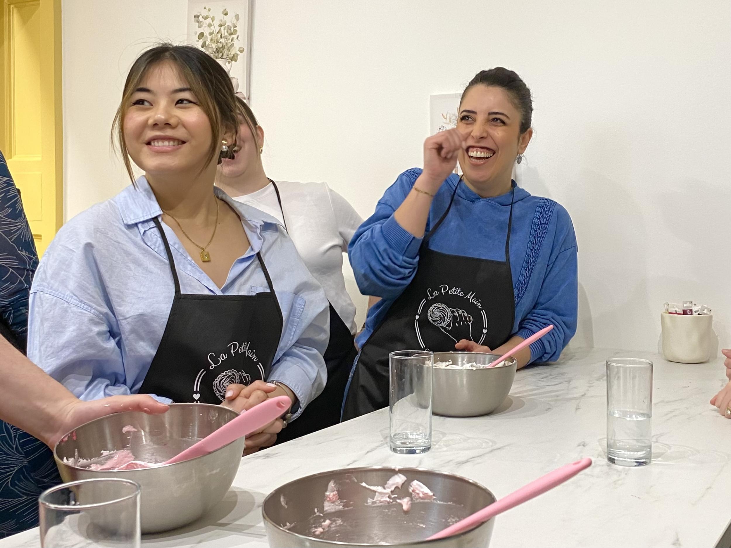 Wecandoo - Initiez-vous à la peinture sur macarons avec Fanny - Image n°2