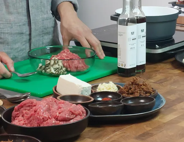 Préparez des recettes au kimchi avec Jean - Afbeelding nr. 2 - Wecandoo