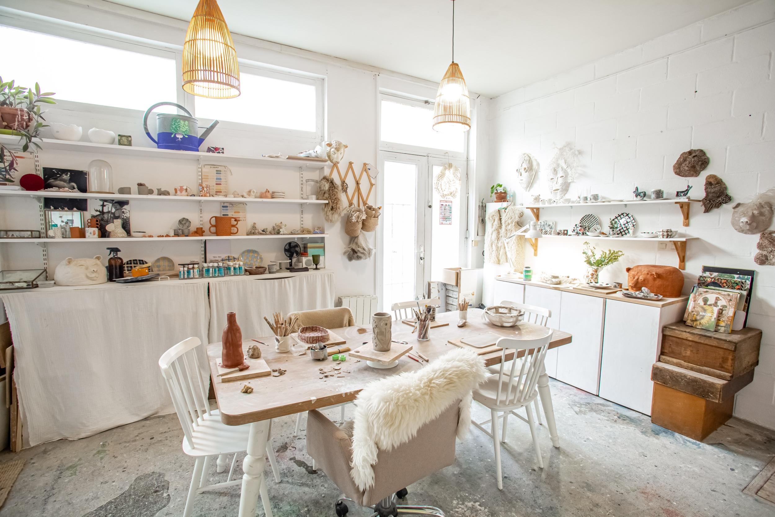 Wecandoo - Initiez-vous à la décoration sur céramique avec Tania - Image n°11
