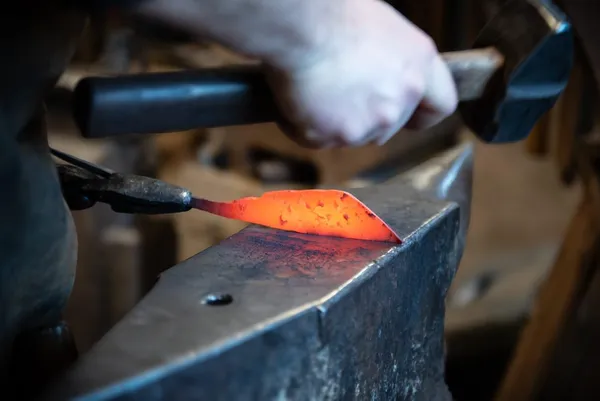 Initiez-vous à la forge en duo sur une journée avec Samuel - Afbeelding nr. 2 - Wecandoo