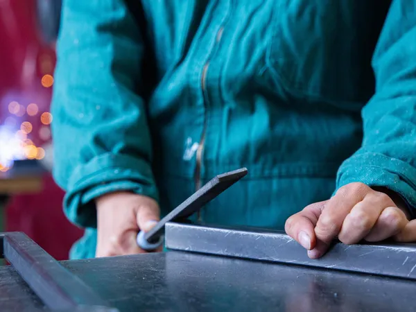 Réalisez votre tabouret avec Simon - Image n°3 - Wecandoo