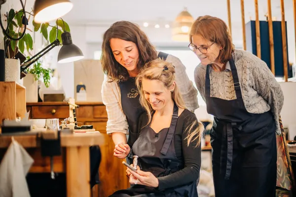 Créez votre duo d'anneaux en argent avec Olivia - Image n°2 - Wecandoo