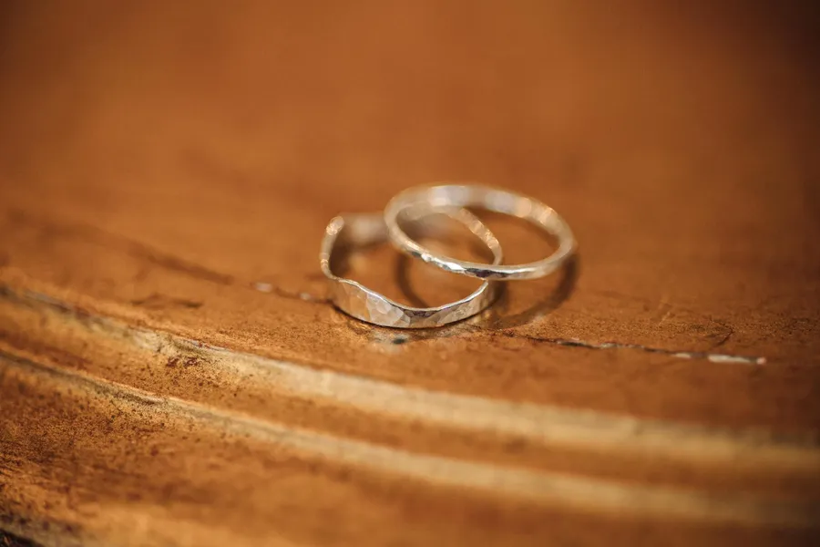 Créez votre duo d'anneaux en argent avec Olivia - Image n°1 - Wecandoo