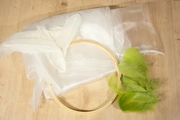 Créez votre tableau floral en plumes avec Sophie - Image n°4 - Wecandoo