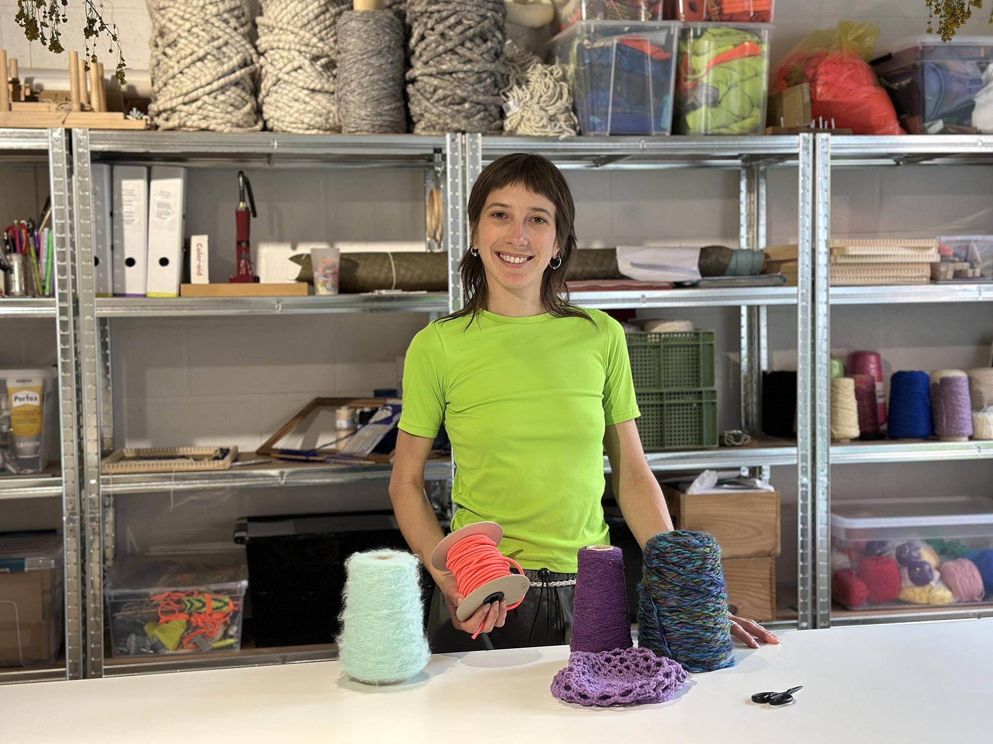 Wecandoo - Découvrez le tissage upcycling sur cadre avec Mathilde - Image n°10