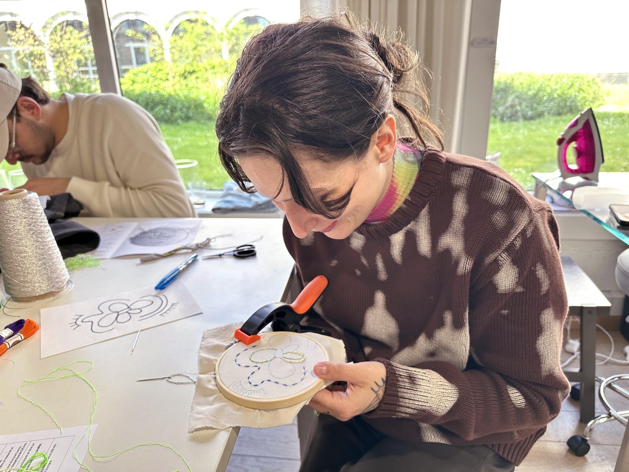 Wecandoo - Initiez-vous à la broderie avec Mathilde - Image n°7