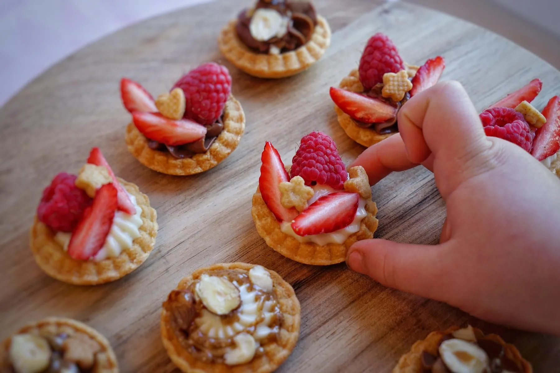 Réalisez vos mini tartelettes créatives en duo avec votre enfant accompagnés par Lola - Image n°1 - Wecandoo