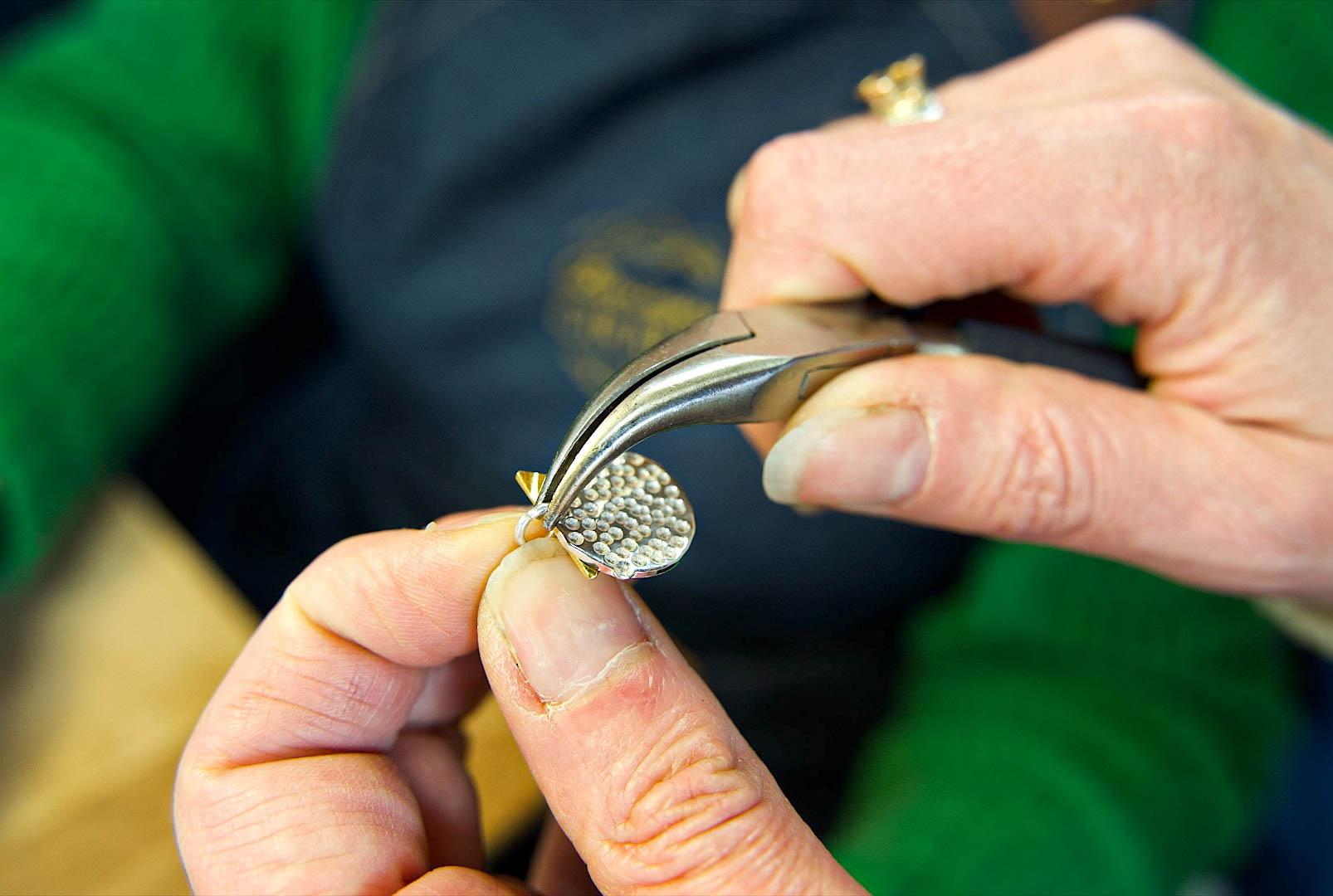 Wecandoo - Fabriquez vos boucles d'oreilles avec Bérangère - Image n°2