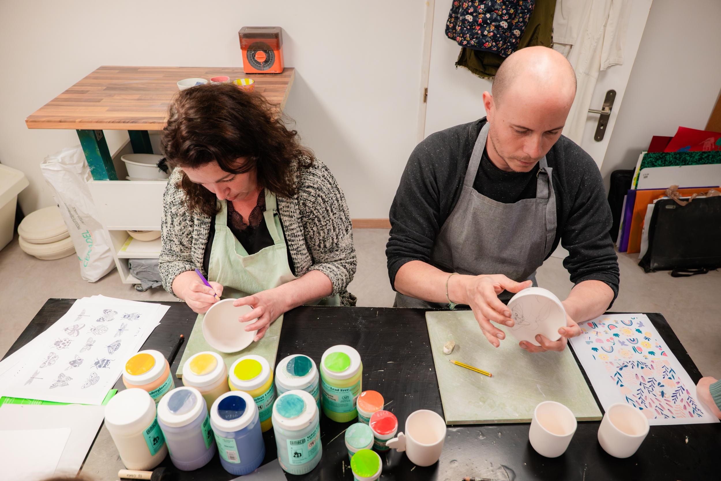Wecandoo - Initiez-vous au décor sur porcelaine avec Marion - Image n°7